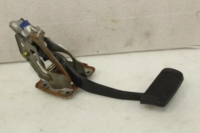 1990 1991 1992 1993 TOYOTA CELICA BRAKE PEDAL AUTOMATIC A/T - Image 1 of 4