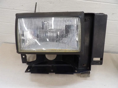 FARO LATERAL DEL PASAJERO DERECHO FORD EXPLORER 1991-1994 Y SOPORTE DE MONTAJE OEM Foto 1 de 4