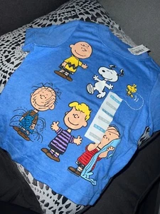 Neu mit Etikett Old Navy Collectabilitees TShirt Peanuts 12-18 - Bild 1 von 2