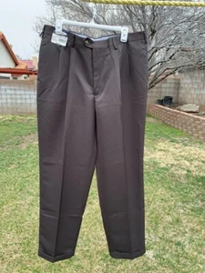 ROUNDTREE & YORKE Size 36x32 NWT Travel Smart Pleated Non Iron Men's Pants - Picture 1 of 4