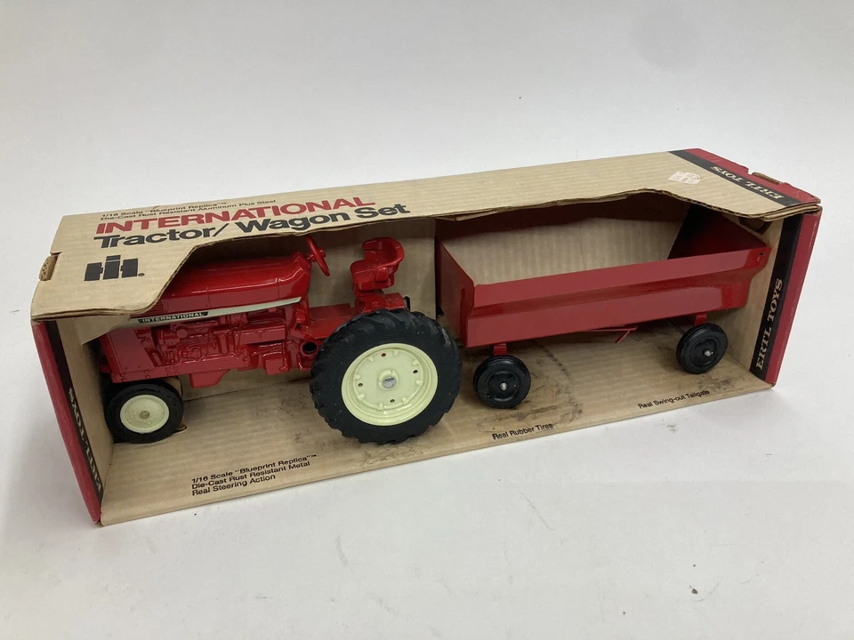 Juego de tractor y vagón ERTL International Harvester IH Stock 5011 de colección 1/16 con caja Foto 1 de 4