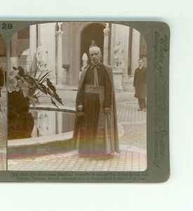 B5082 Su Eminencia el Cardenal Azevedo en Corte de Belvedere, Roma, Italia D - Imagen 1 de 2