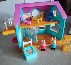 Peppa Pig La Maison D'amis avec bouton pour la musique ou des dialogues Hasbro - Imagen 1 de 9
