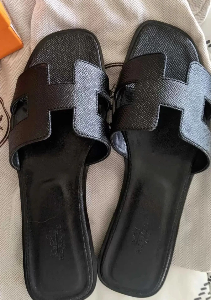 Toboganes Hermes negros talla 8,5 Foto 1 de 2