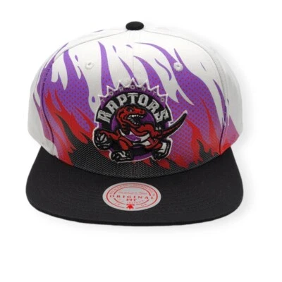 Mitchell & Ness 多伦多猛龙队 Hot Fire 白色/黑色可调节平沿帽 — 第 1/4 张图片