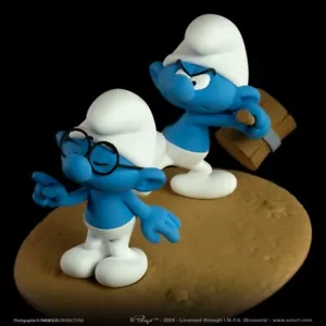 Stunning Smurf Glassed Figure!! FARIBOLES - Picture 1 of 1
