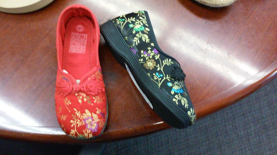 new - girls  chinese ancient shoe ( k-477) - Image 1 of 1