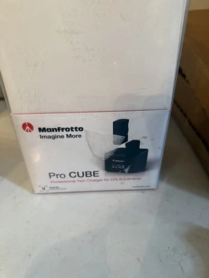 Cargador doble profesional Manfrotto Pro CUBE para baterías DSLR CAM #MANPROCUBEC Foto 1 de 4