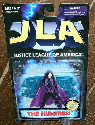 DC Justice League of America: THE HUNTRESS 4.5" Figure w/Display Stand #70752 - Image 1 of 2