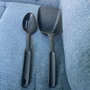 Pampered Chef 13" Scoop & Drain #1622 Nylon Strainer With Bonus Serving Spoon - Picture 1 of 9