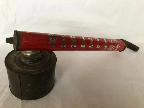 VINTAGE ZEPHYR METAL PUMP BUG SPRAYER WITH WOODEN HANDLE Cover