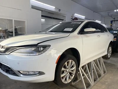 Módulo de control de carrocería usado se adapta a: Chrysler 200 2015 control de carrocería BCM LH montaje en tablero Foto 1 de 4