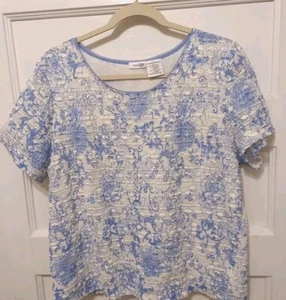 East 5th Women's Size 1X Blue & White Short Sleeve Stretch Lace Pullover Top - Picture 1 of 12