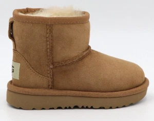 Botas UGG clásicas Mini II para niños pequeños - Imagen 1 de 6