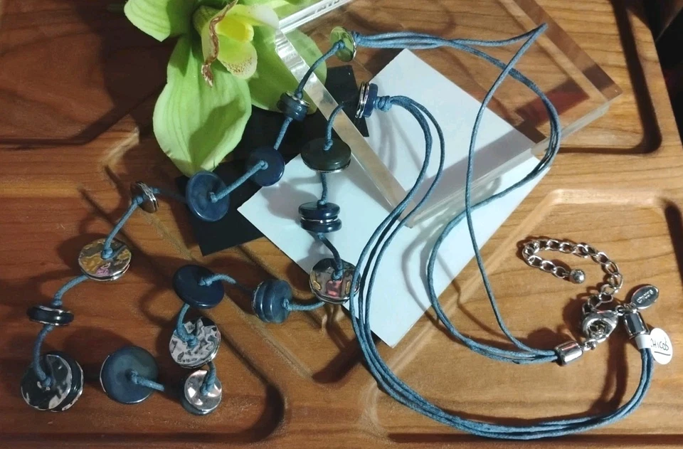 Collar Estación CHICO'S Largo Periwinkle Azul Con Cordones Cuentas 40"+ Tono Plata Foto 1 de 4