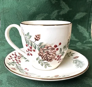 Lenox Holiday Christmas Williamsburg Boxwood and Pine Coffee Cup with Saucer - Picture 1 of 5