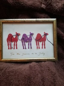 Camels cutouts in Frame Decorative Pair Tis the season written 7 1/2" x 5 1/2" - Picture 1 of 2