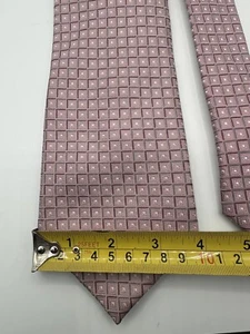 DONALD J. TRUMP Signature Collection Men's 100% Silk Tie Pink Square Handmade - Picture 1 of 4