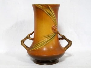 Roseville Pottery Pinecone Handled Vase 8" tall - Afbeelding 1 van 11