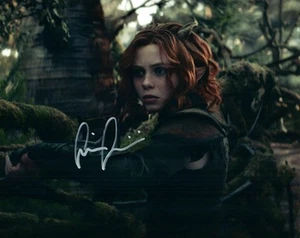 Sophia Lillis Signed 8x10 Picture Autographed Photo with COA - Picture 1 of 1
