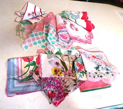 Hermoso Lote De Colección 12 Pañuelos Mujer Rojo, Rosa Sin Usar Florales Diff. Tallas Foto 1 de 4