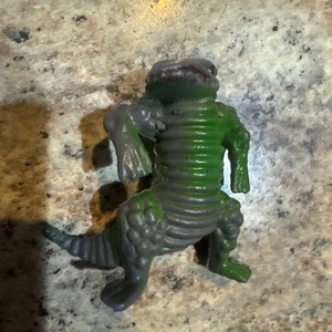 Figura Monstruo Caimán Gente Lagarto Mazmorras y Dragones De Colección Chinasaurios 2" D&D - Imagen 1 de 4