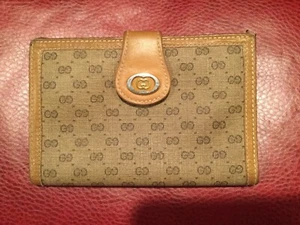 Authentic Vintage GUCCI Bifold Wallet - GG Monogram  - Picture 1 of 8