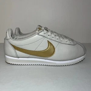 Taglia 8,5 - Scarpe stringate donna Nike Classic Cortez pelle osso chiaro oro - Foto 1 di 9