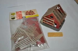 (2) POLA - AHM - HO B-309 Houses Under Construction -NOS in Sealed Bag & 1 Built - Picture 1 of 7