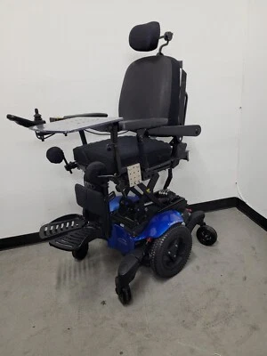 Quickie Q700M Wheelchair, with  Power 12" Lift,Tilt,Leg,Recline - Image 1 of 4