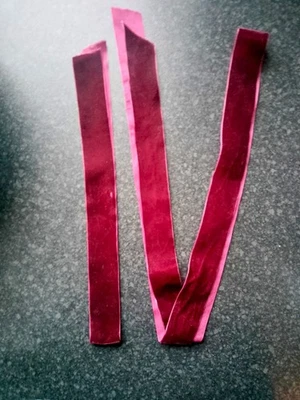 2 x Dark Red Velvet Ribbons - 3cm Wide, approx 6cm & 13.7cm Length - Image 1 of 4