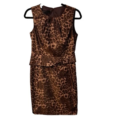 Vestido Vaina Anne Klein Para Mujer Marrón y Negro Estampado Leopardo Sin Mangas Talla 6 Foto 1 de 4