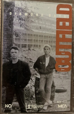 The Outfield Diamond Days Cassette Tape Rock Pop New Wave The Cars Pretenders Foto 1 de 2