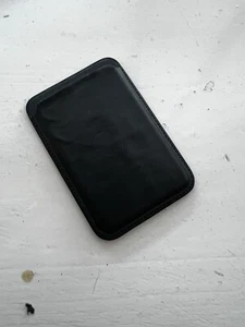 GENUINE OFFICIAL APPLE IPHONE MAGSAFE WALLET WITH FIND MY - USED WITH DAMAGE - Zdjęcie 1 z 3