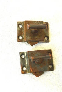 ANTIQUE SOLID IRON VICTORIAN  TURN LOCK LATCH CUPOARD CABINET (21C) - Picture 1 of 5