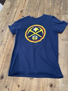 Denver Nuggets Jokic Small T-Shirt - Picture 1 of 3