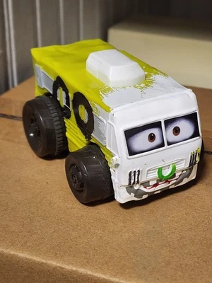 Disney Pixar Cars Arvy Splash Racers Vehículo Tire hacia atrás y vaya con chorro de agua Foto 1 de 3