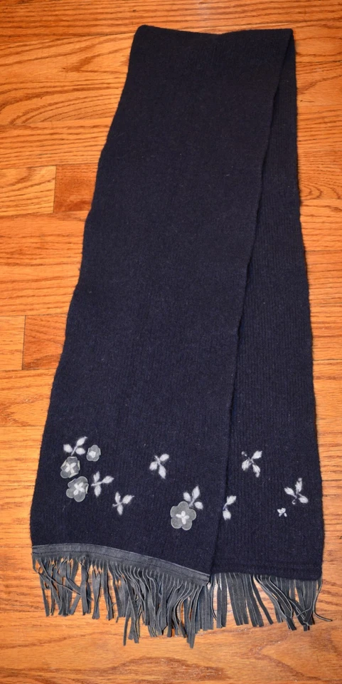 Women's Lambs Wool & Rabbit Hair Knit Scarf  Navy W/ Flowers Suede Trim - Imagem 1 de 4
