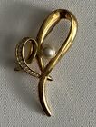 Vintage Goldtone Strasssteine Perle Herz Pin Brosche unsigniert 3 Zoll lang