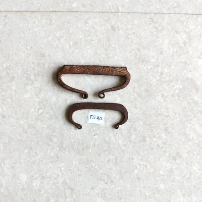 18c Antique Handmade Primitive Fire Striker Flint Rare Collectible 2 Pcs FS20 - Image 1 of 4