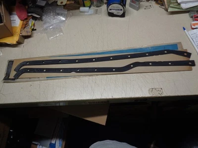 NOS GM Oil Pan Gasket 3930962  Buick Chevy Oldsmobile Pontiac 6 cyl 3.2 3.8 4.1 - Image 1 of 4