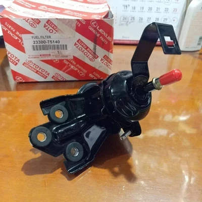 Toyota Fortuner Hilux Innova Fuel Filter 23300-75140 NEW 2330075140 OEM - Image 1 of 4