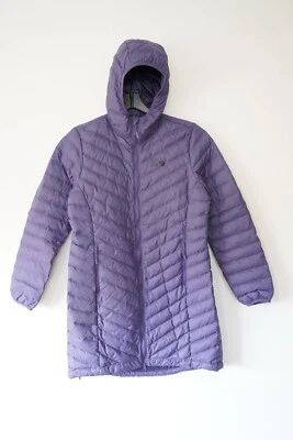 Parka de plumón nitroso Mountain Hardwear para mujer mediana púrpura chaqueta acolchada con capucha Foto 1 de 4