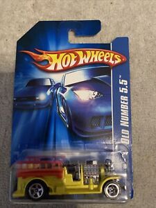 2006 Hot Wheels Old Number 5.5 #19, 1/64, Yellow Fire Truck Engine