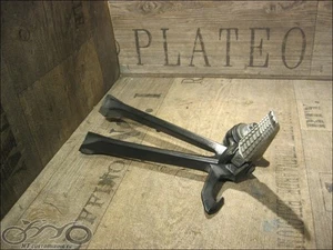 Suzuki GSX-R 1000 CY 09-11 Soziusraste rechts Soziusfußraste Fußraste BR2F2 B962 - Bild 1 von 1