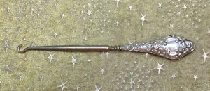EDWARDIAN STERLING SILVER ROCOCO STYLE BOOT HOOK CHESTER 1910 af - Picture 1 of 11