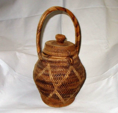 Urn Shaped Coil Basket w/ Lid and Handle; Diamond Pattern; Very Well Made & EUC Cover