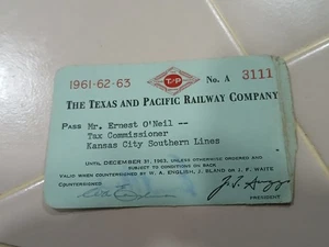 1961-63 T&P Texas & Pacific Railway employee pass - Picture 1 of 2
