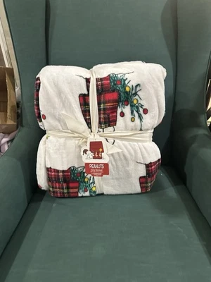 Peanuts Snoopy Plaid Red Doghouse Christmas Tree King Blanket 108”x90” NEW - Image 1 of 4