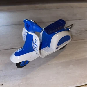 VESPA SS 4363 MOTORCYCLE BIKE DIECAST TOY SUNNY MODEL 1: 18 Collectible - Picture 1 of 4